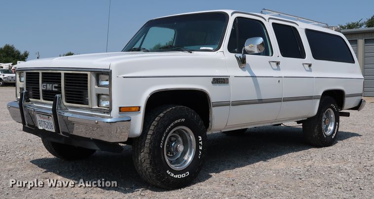 image for item KQ9742 1988 GMC Suburban  SUV