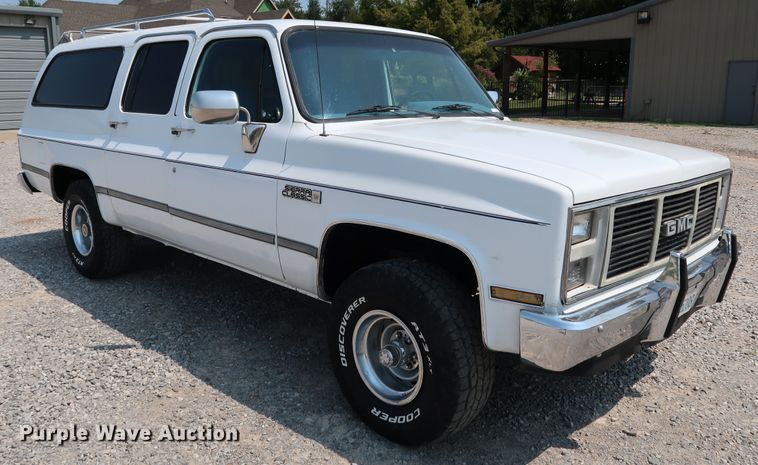 image for item KQ9742 1988 GMC Suburban  SUV