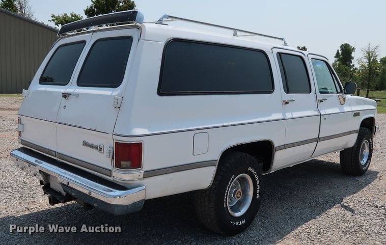 image for item KQ9742 1988 GMC Suburban  SUV