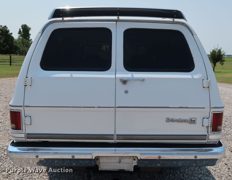 image for item KQ9742 1988 GMC Suburban  SUV