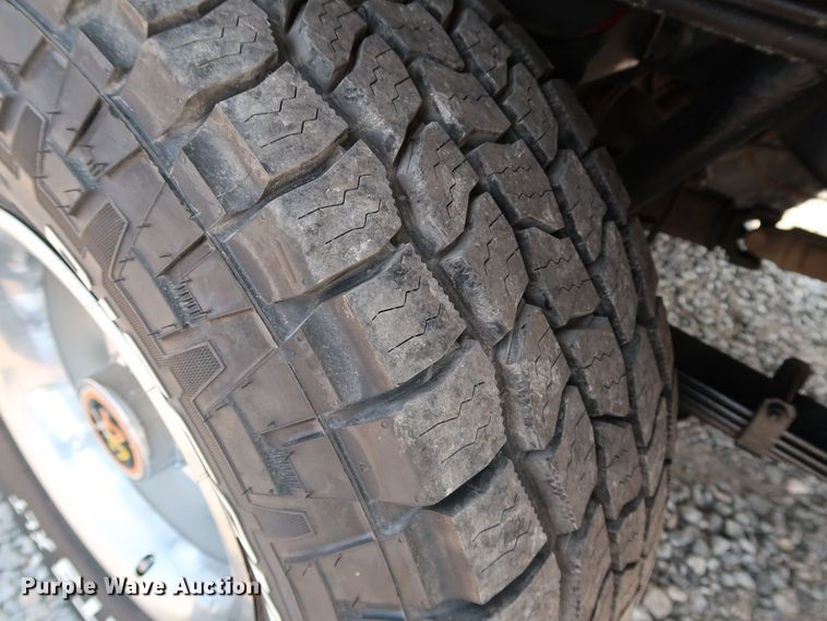 image for item KQ9742 1988 GMC Suburban  SUV