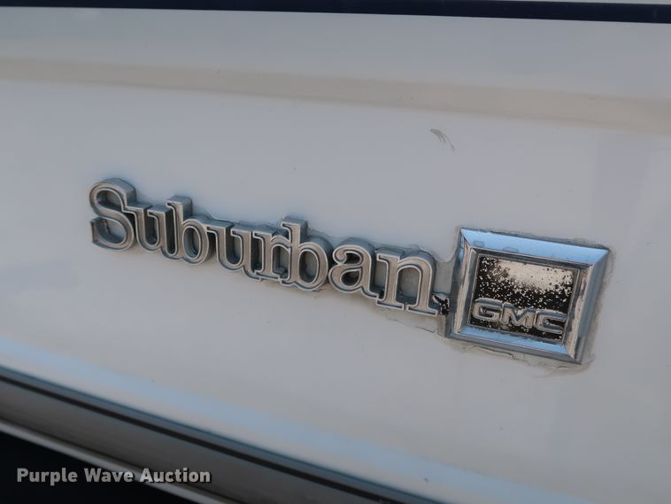 image for item KQ9742 1988 GMC Suburban  SUV