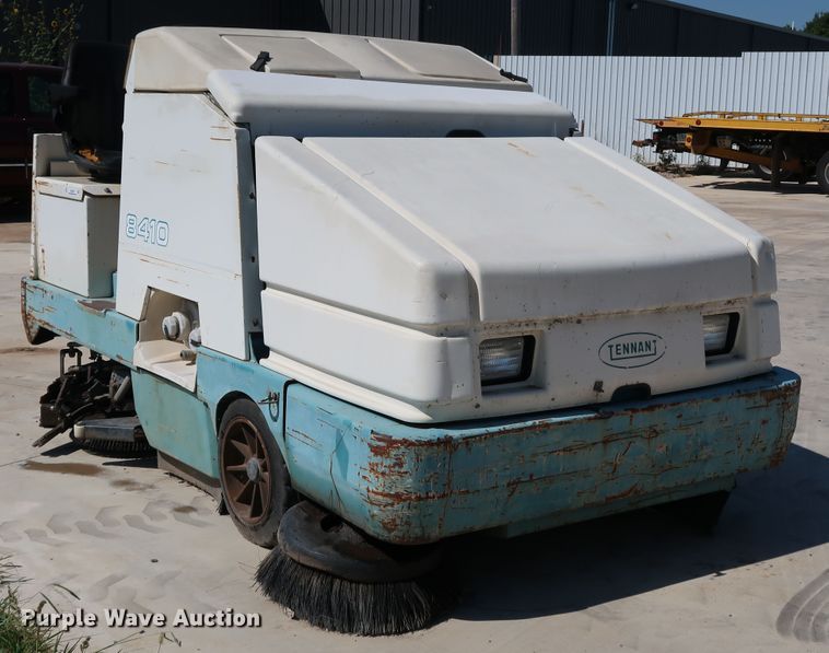image for item KQ9759 Tennant 8410  sweeper