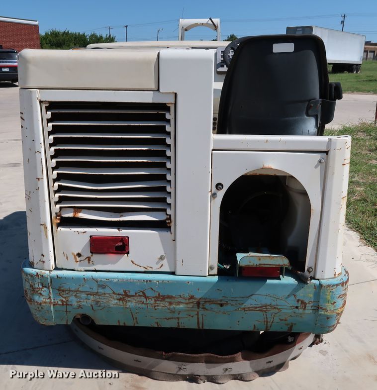 image for item KQ9759 Tennant 8410  sweeper