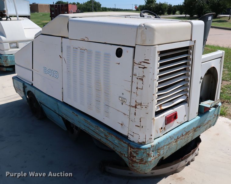 image for item KQ9759 Tennant 8410  sweeper