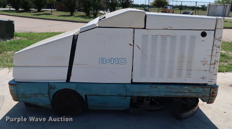 image for item KQ9759 Tennant 8410  sweeper