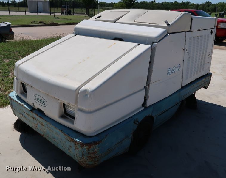 image for item KQ9759 Tennant 8410  sweeper