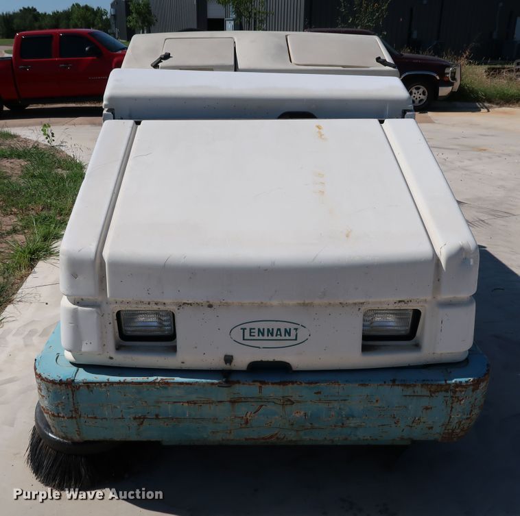 image for item KQ9759 Tennant 8410  sweeper