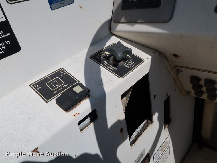 image for item KQ9759 Tennant 8410  sweeper