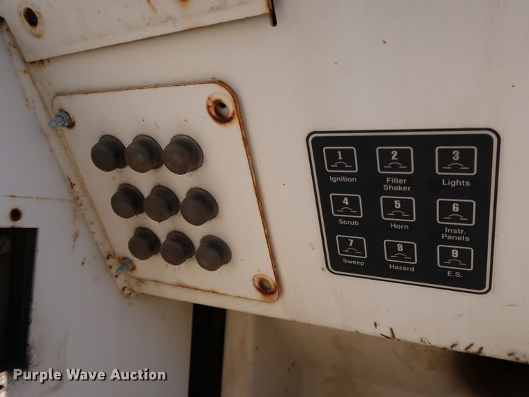 image for item KQ9759 Tennant 8410  sweeper