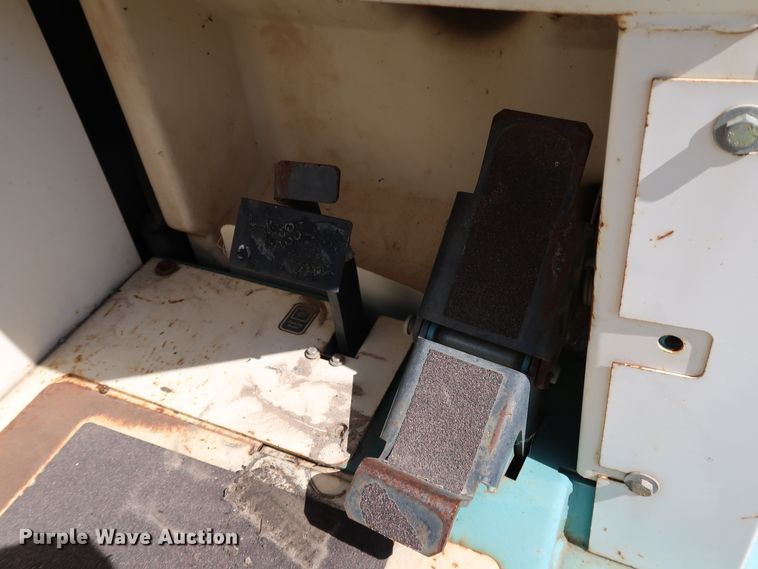 image for item KQ9759 Tennant 8410  sweeper