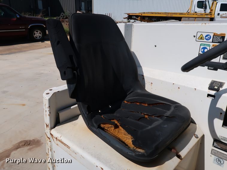 image for item KQ9759 Tennant 8410  sweeper