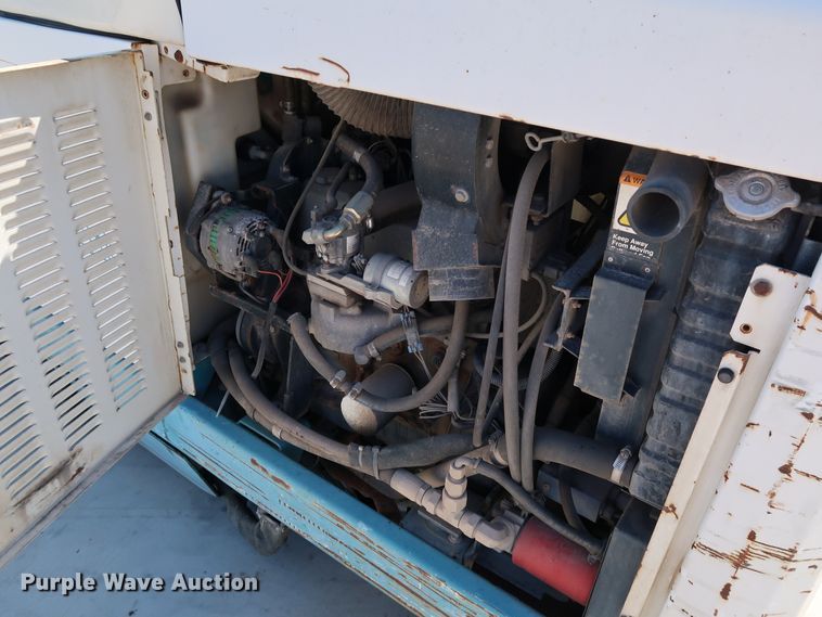 image for item KQ9759 Tennant 8410  sweeper