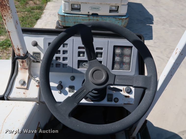 image for item KQ9760 Tennant 7400  sweeper