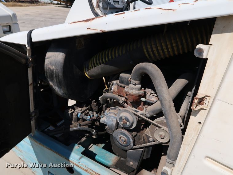 image for item KQ9760 Tennant 7400  sweeper