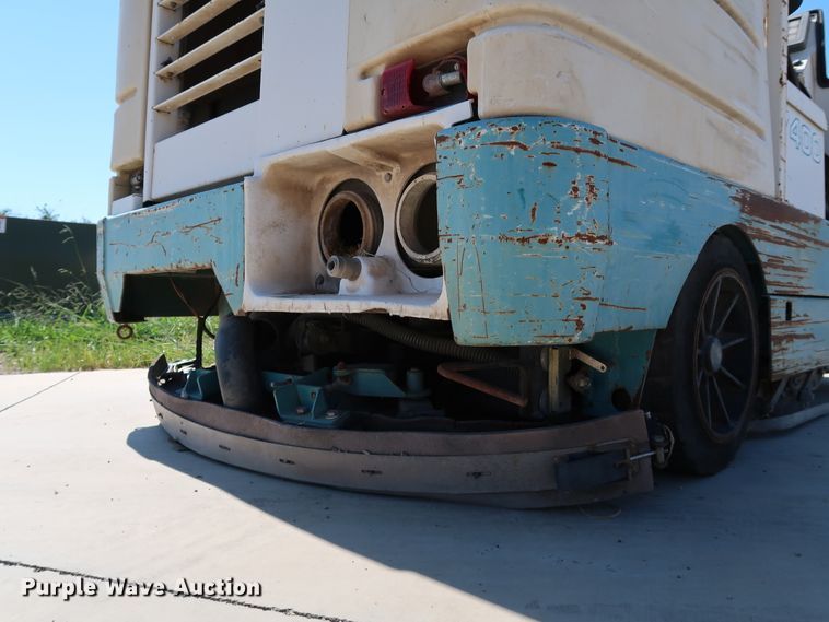 image for item KQ9760 Tennant 7400  sweeper