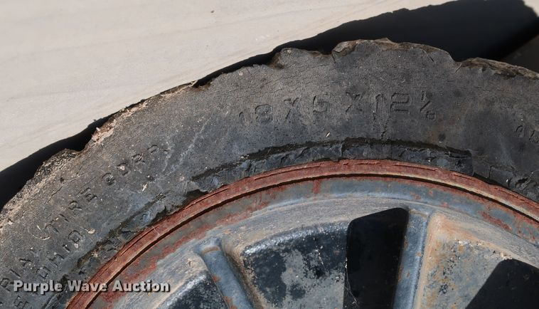 image for item KQ9760 Tennant 7400  sweeper