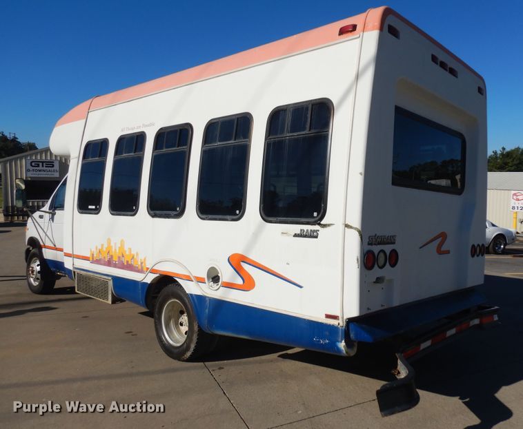 image for item KU9133 2001 Ford E350 Super Duty  shuttle bus