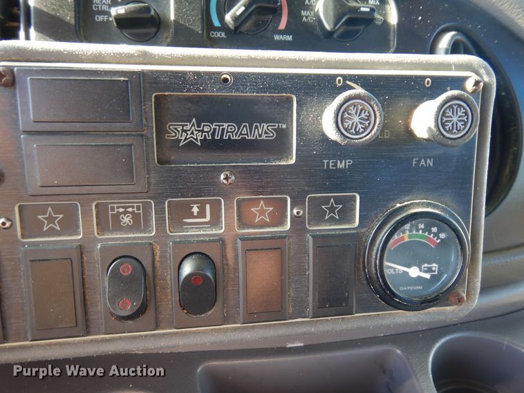 image for item KU9133 2001 Ford E350 Super Duty  shuttle bus