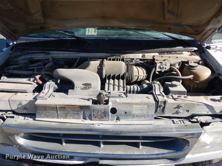 image for item KU9133 2001 Ford E350 Super Duty  shuttle bus