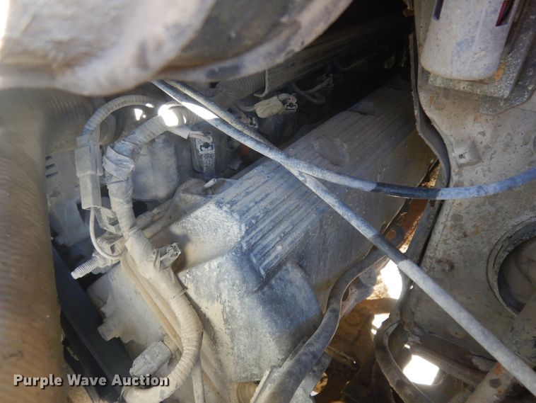 image for item KU9133 2001 Ford E350 Super Duty  shuttle bus