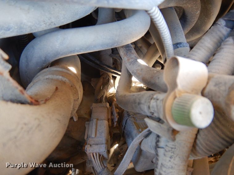 image for item KU9133 2001 Ford E350 Super Duty  shuttle bus