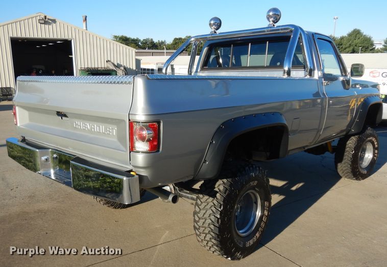 image for item KU9140 1976 Chevrolet K10  pickup truck