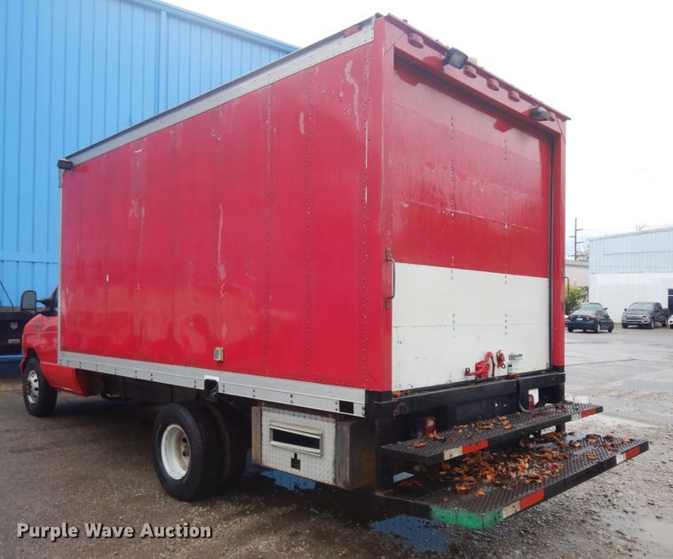 image for item KU9144 2005 Ford E450  box truck