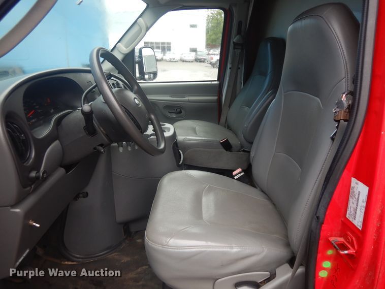 image for item KU9144 2005 Ford E450  box truck