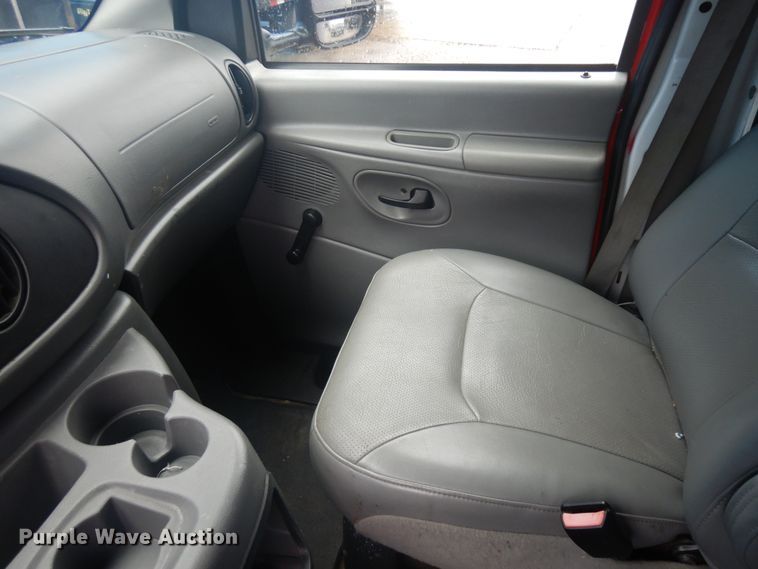 image for item KU9144 2005 Ford E450  box truck