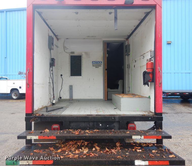 image for item KU9144 2005 Ford E450  box truck