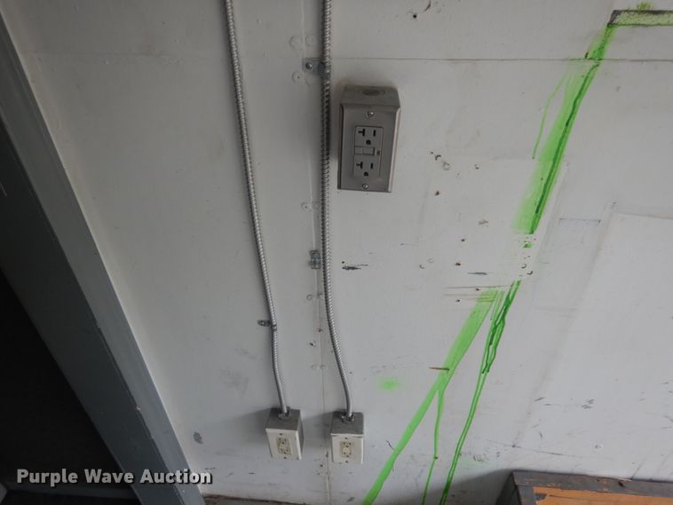 image for item KU9144 2005 Ford E450  box truck