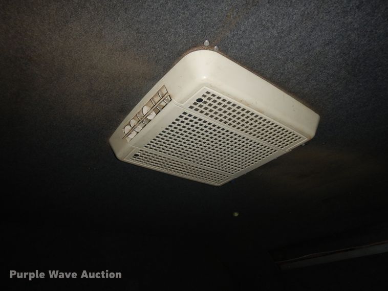 image for item KU9144 2005 Ford E450  box truck