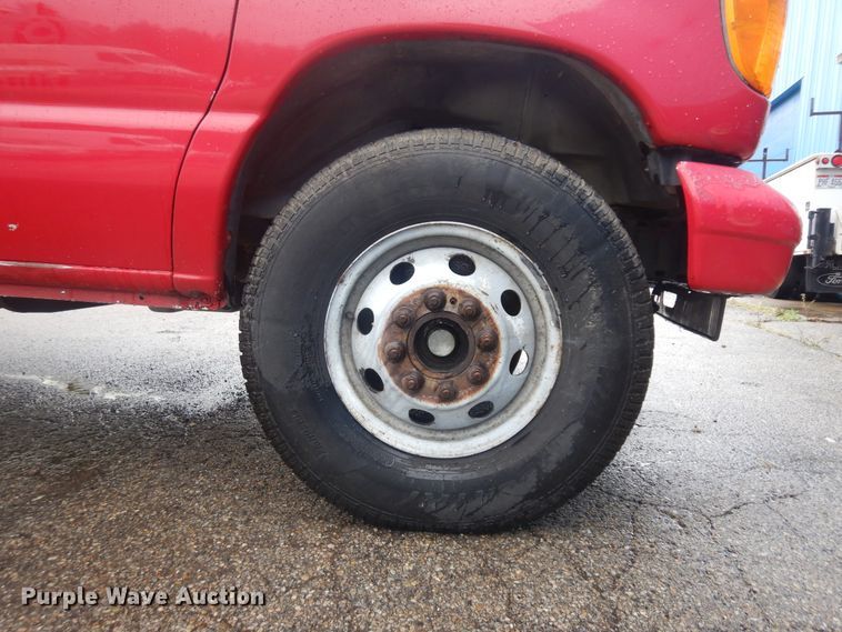 image for item KU9144 2005 Ford E450  box truck