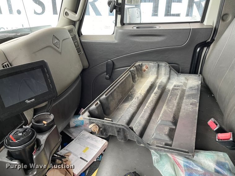 image for item KU9145 2015 International Dura Star 4300  box truck