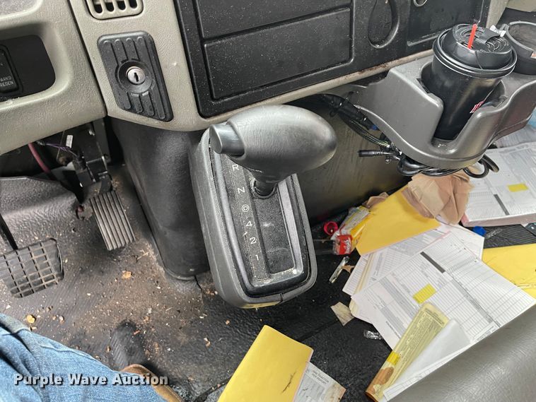 image for item KU9145 2015 International Dura Star 4300  box truck