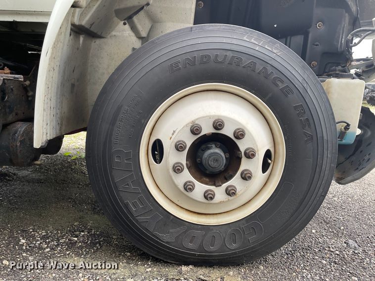 image for item KU9145 2015 International Dura Star 4300  box truck