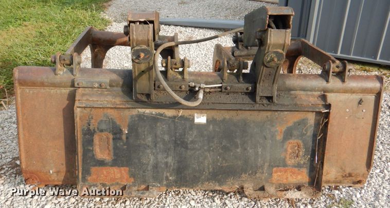 image for item KX9304 Bobcat 65"W skid steer grapple