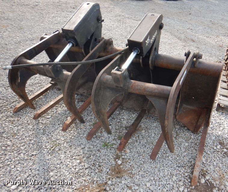 image for item KX9304 Bobcat 65"W skid steer grapple