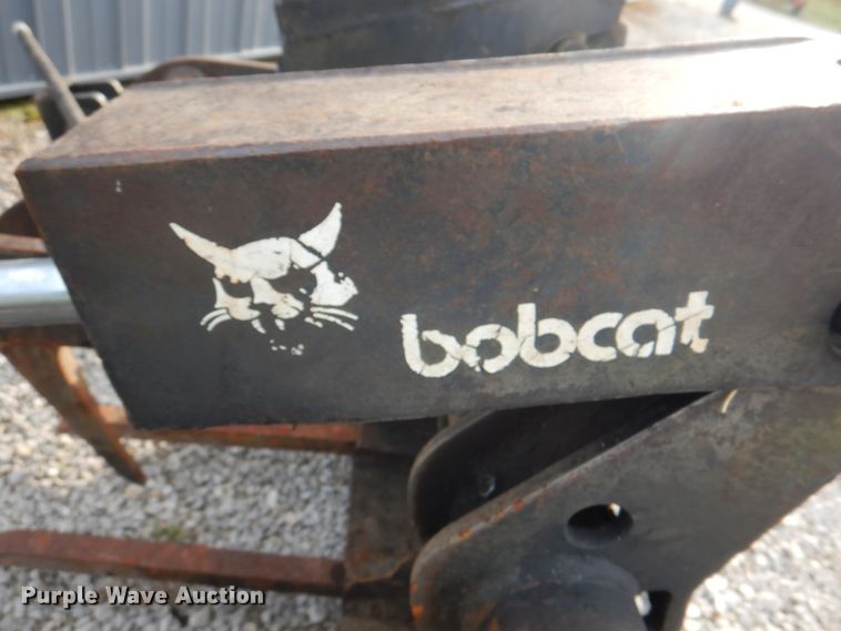 image for item KX9304 Bobcat 65"W skid steer grapple