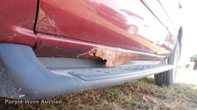 image for item KX9362 2004 Chevrolet Tahoe  SUV