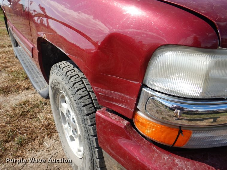 image for item KX9362 2004 Chevrolet Tahoe  SUV