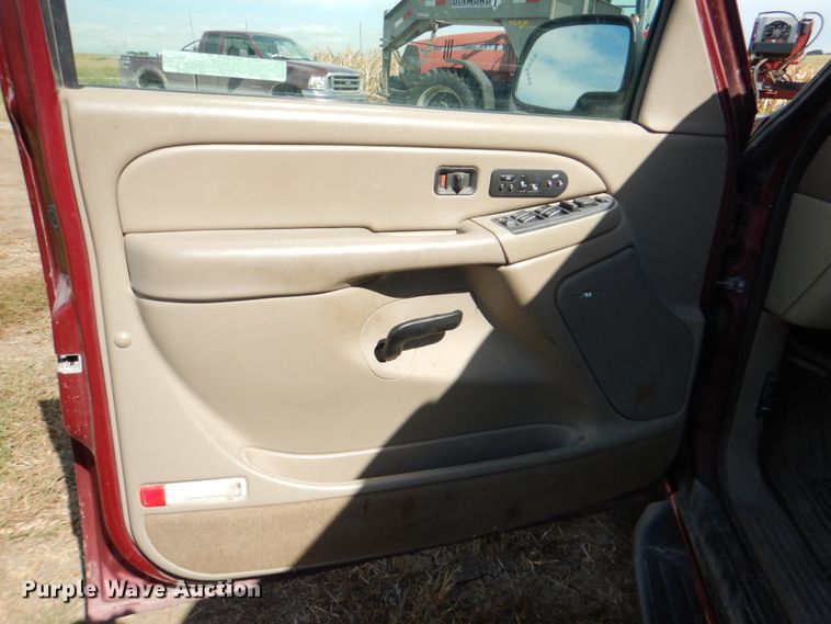 image for item KX9362 2004 Chevrolet Tahoe  SUV