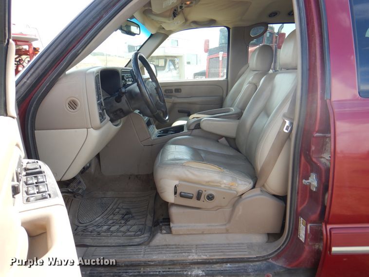 image for item KX9362 2004 Chevrolet Tahoe  SUV