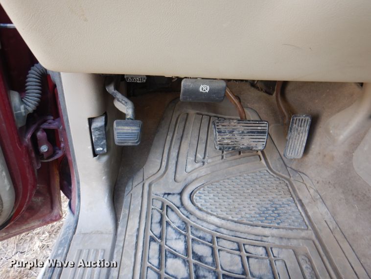 image for item KX9362 2004 Chevrolet Tahoe  SUV