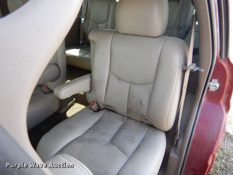 image for item KX9362 2004 Chevrolet Tahoe  SUV