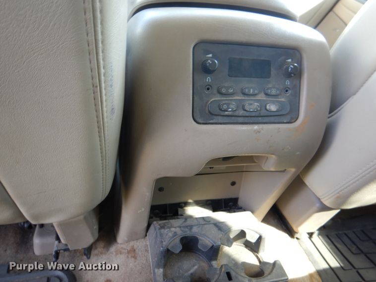 image for item KX9362 2004 Chevrolet Tahoe  SUV