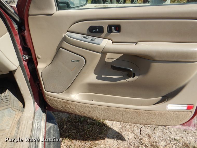 image for item KX9362 2004 Chevrolet Tahoe  SUV