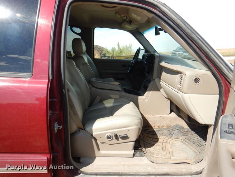 image for item KX9362 2004 Chevrolet Tahoe  SUV