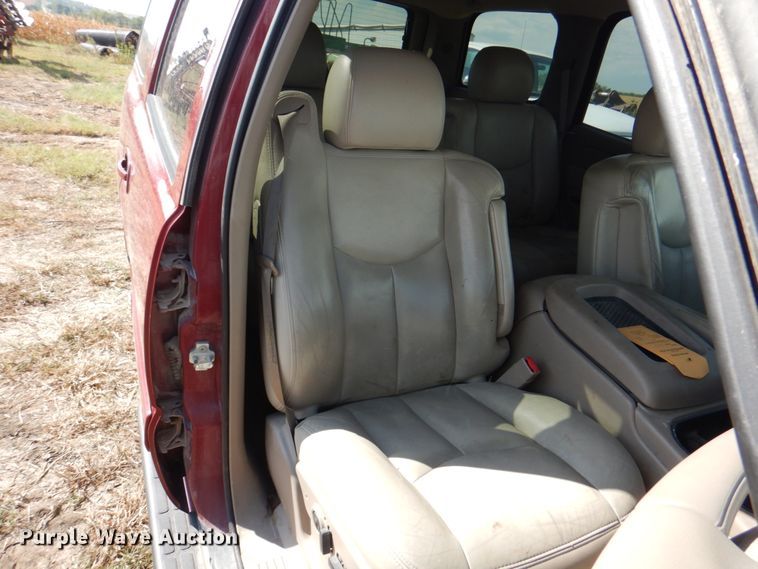 image for item KX9362 2004 Chevrolet Tahoe  SUV